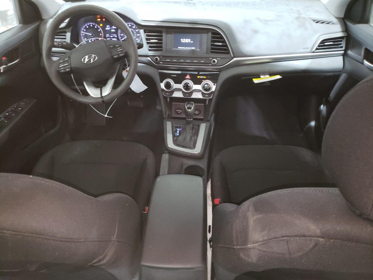 2019 Hyundai Elantra - Image 8