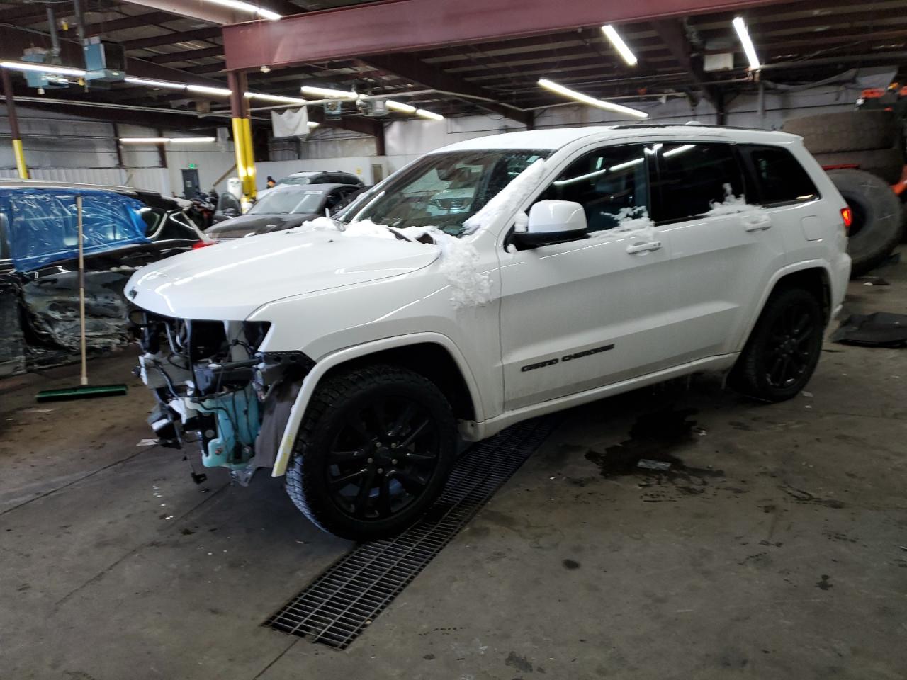 2017 Jeep Grand Cherokee - Image 1