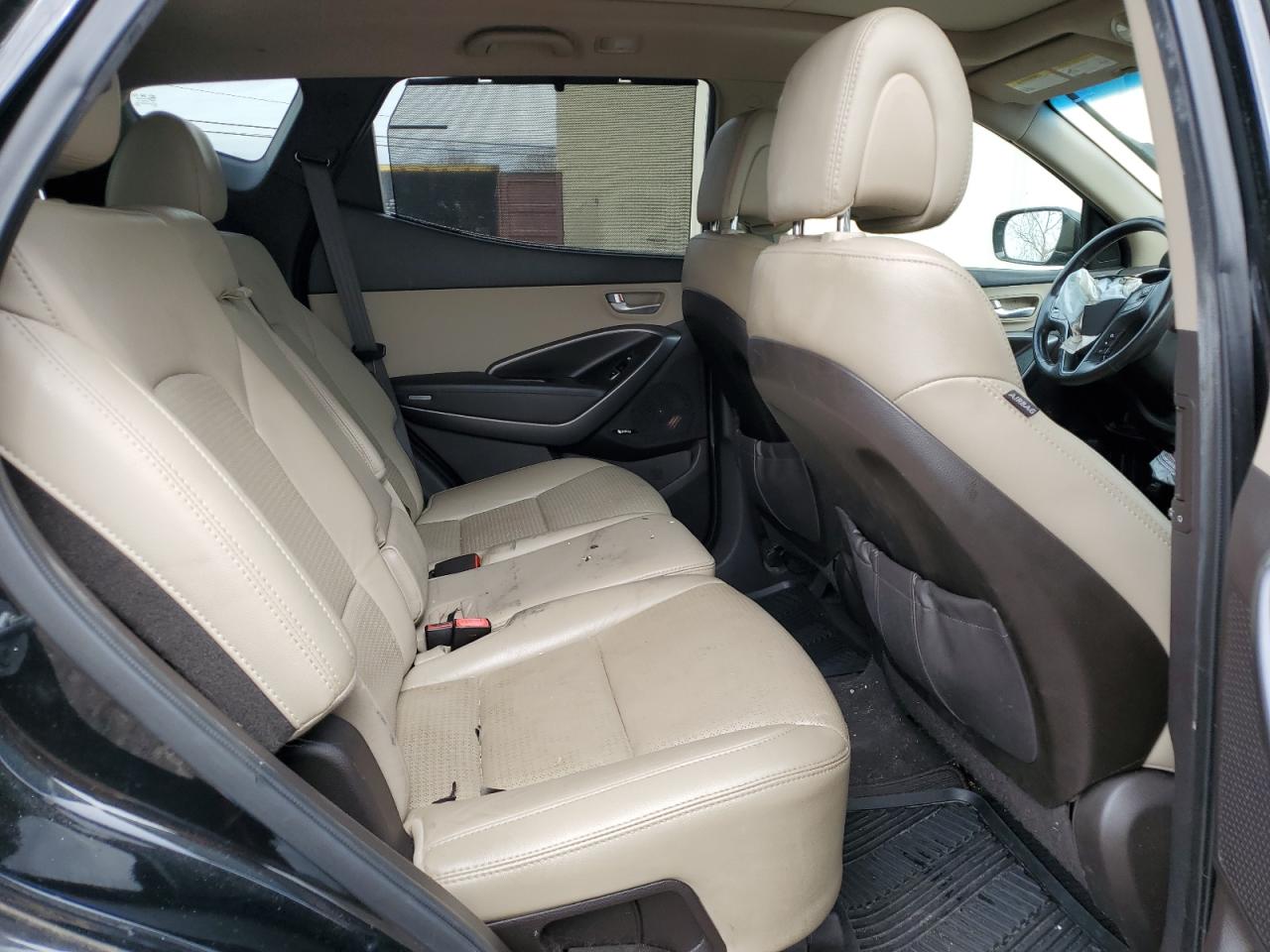 2013 Hyundai Santa Fe - Image 11