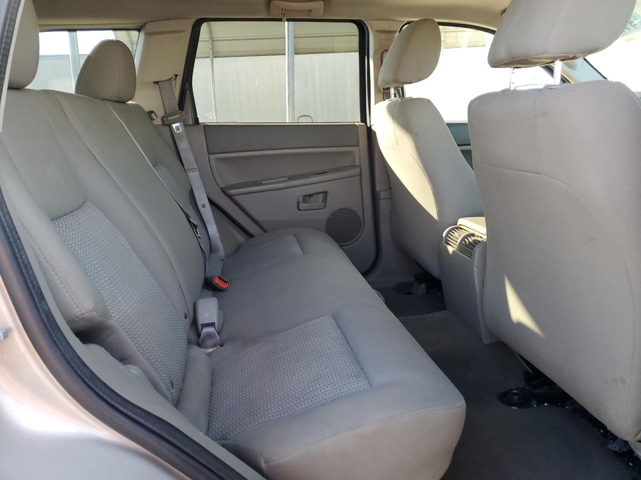 2007 Jeep Grand Cherokee - Image 11