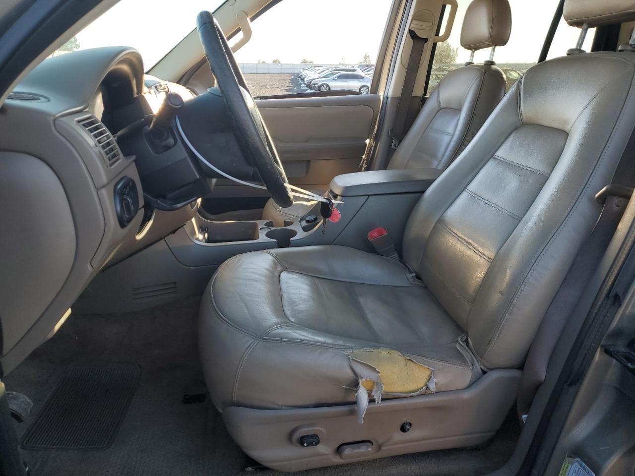 2005 Ford Explorer - Image 7