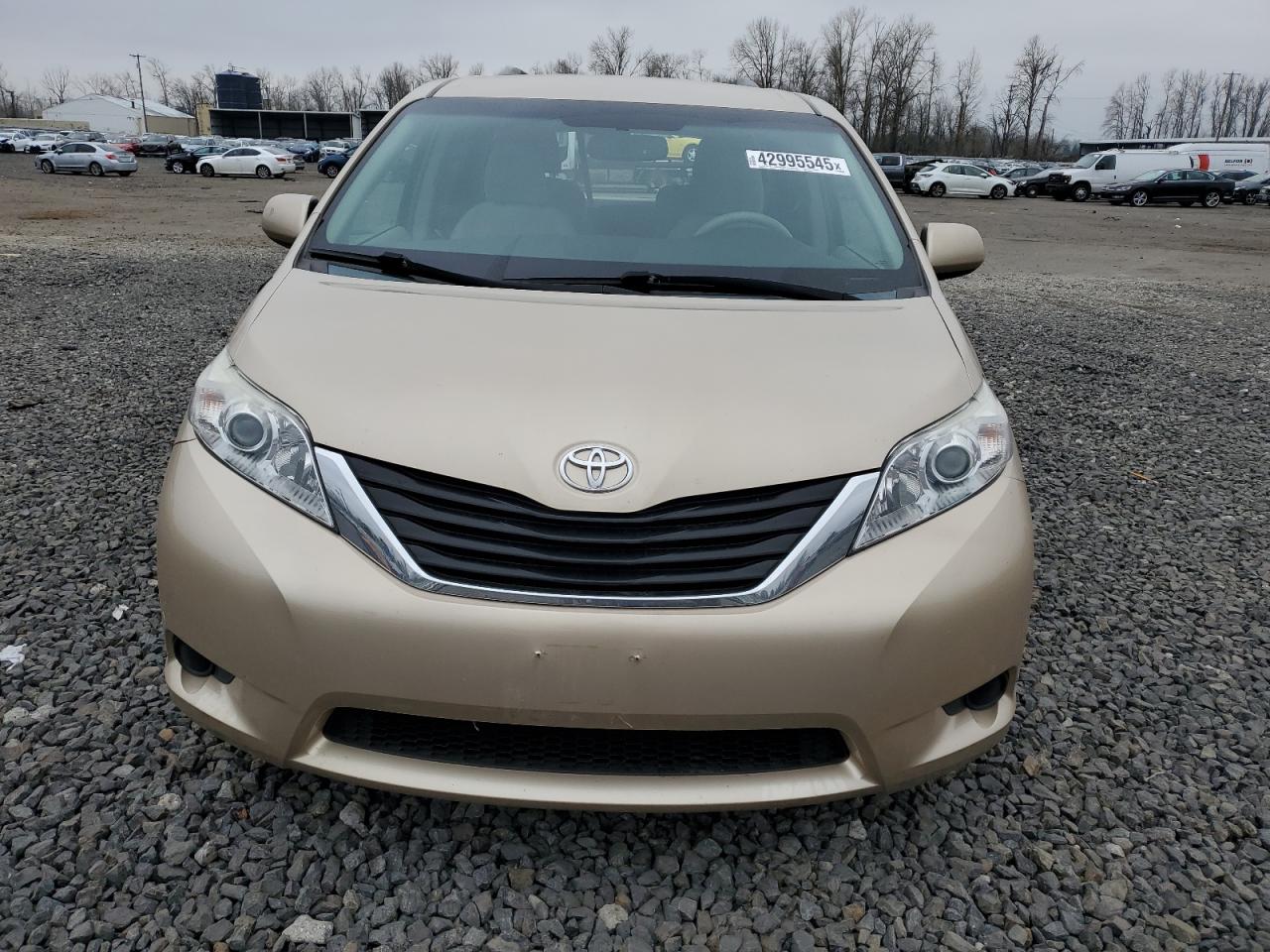 2013 Toyota Sienna - Image 5