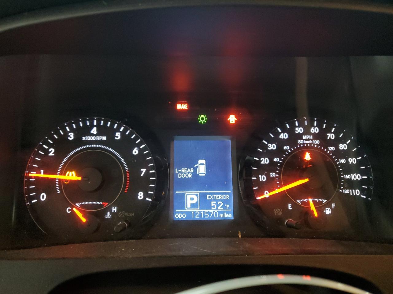 2017 Toyota Sienna - Image 9