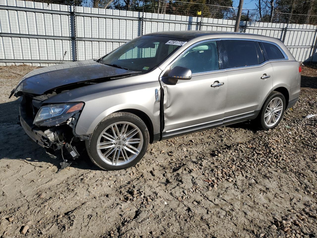 2015 Lincoln MKT - Image 1