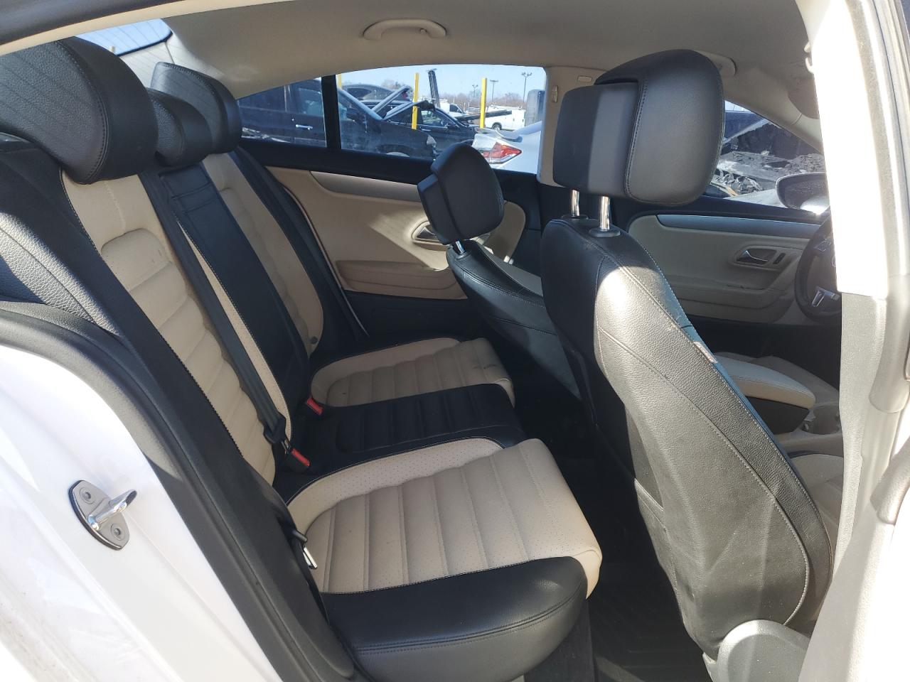 2013 Volkswagen Passat CC - Image 10