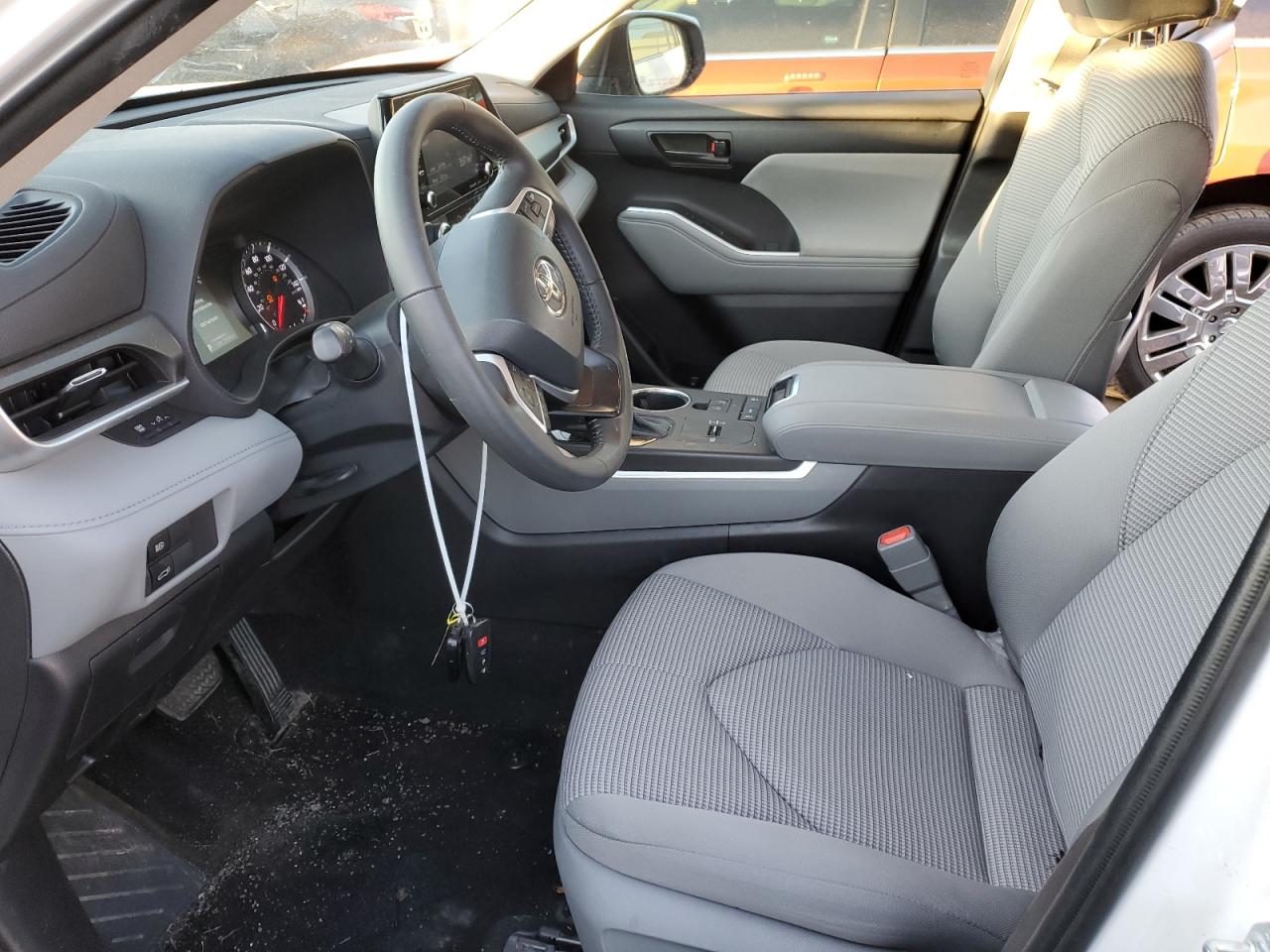 2022 Toyota Highlander - Image 7