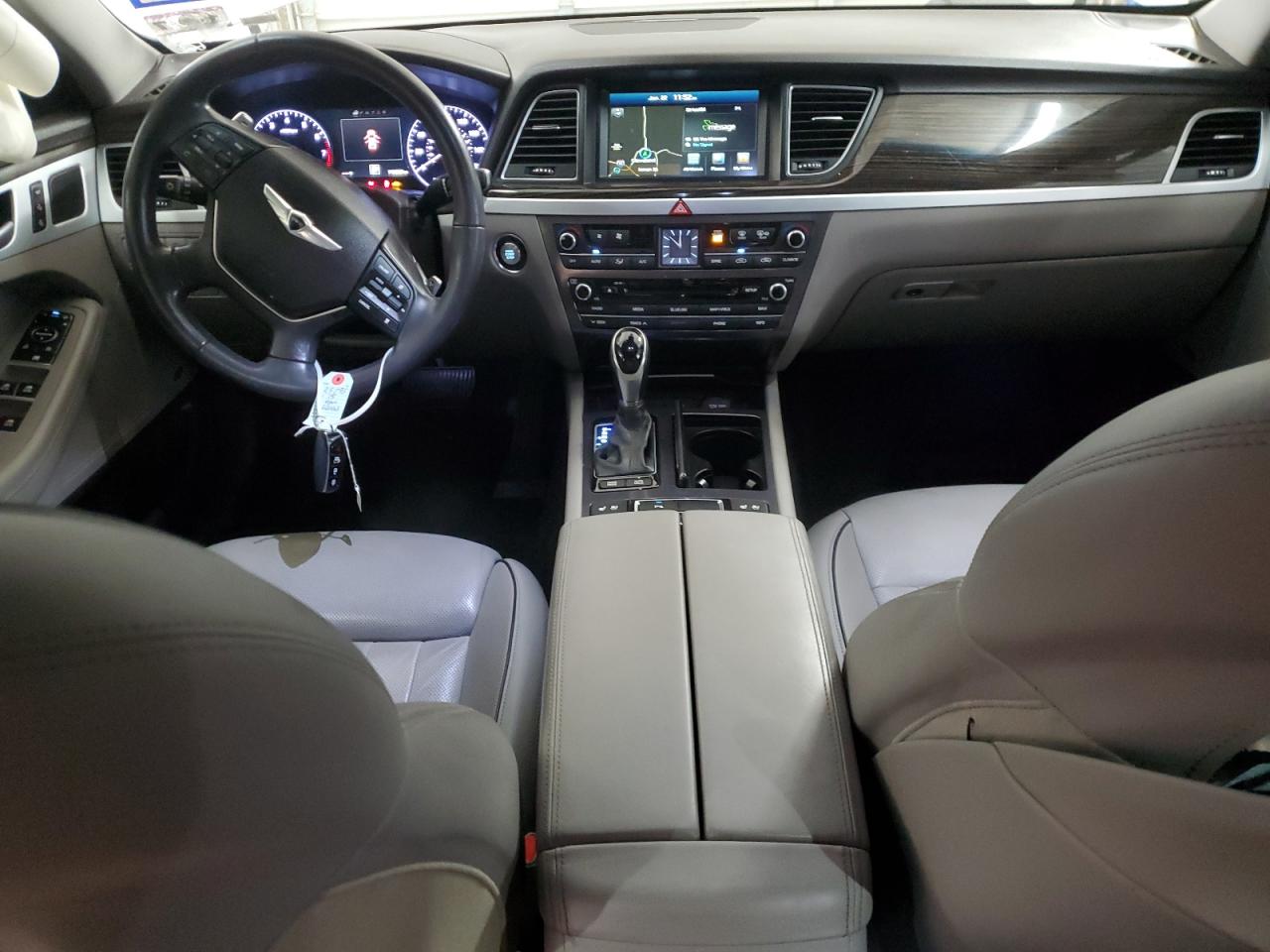 2015 Hyundai Genesis - Image 8