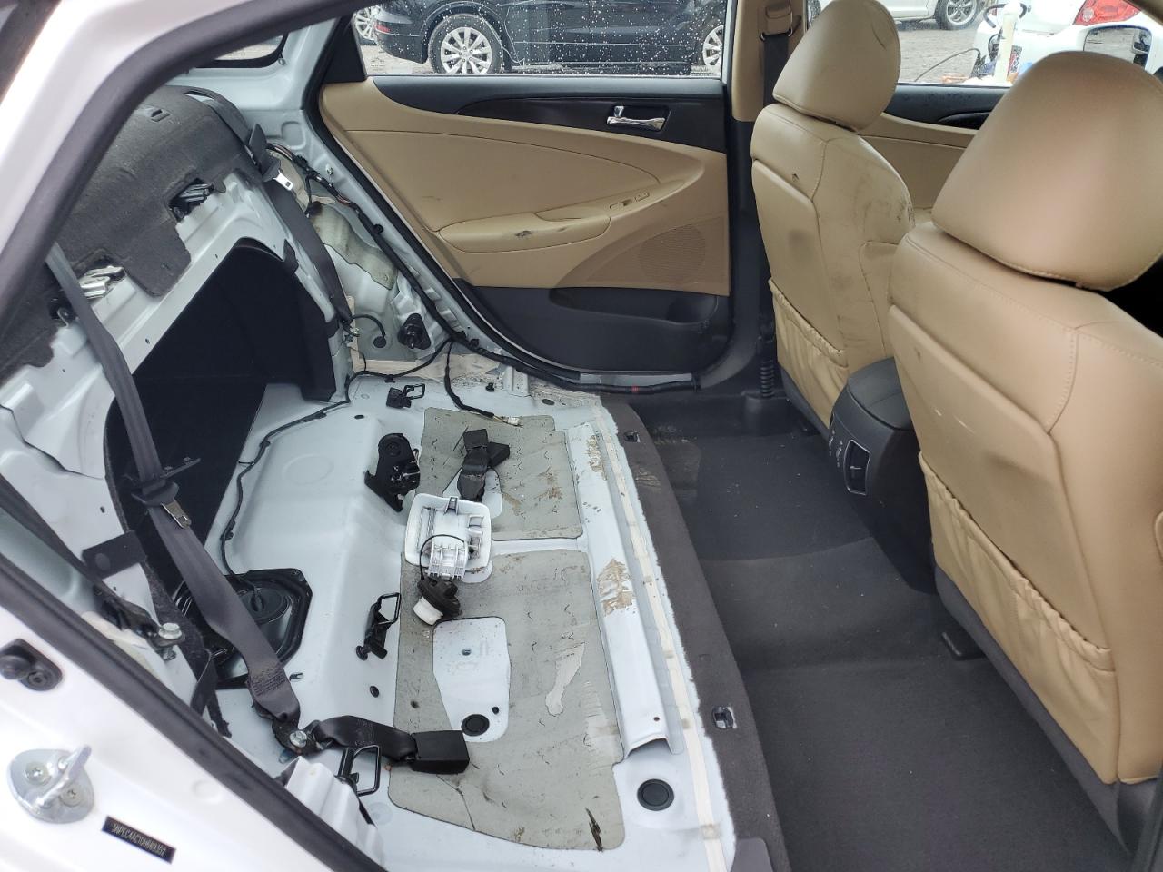 2013 Hyundai Sonata - Image 11