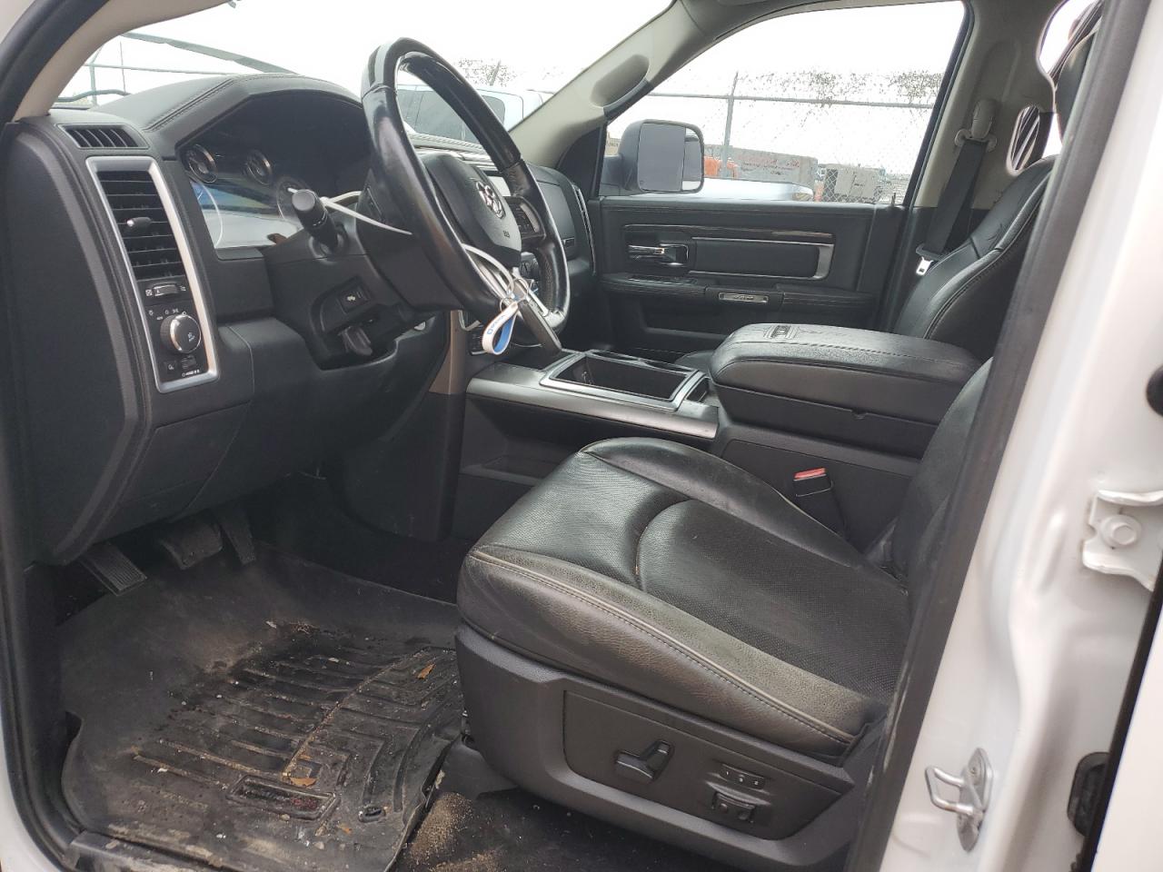2015 RAM 1500 - Image 7