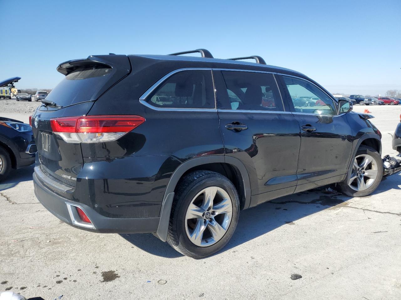 2019 Toyota Highlander - Image 3