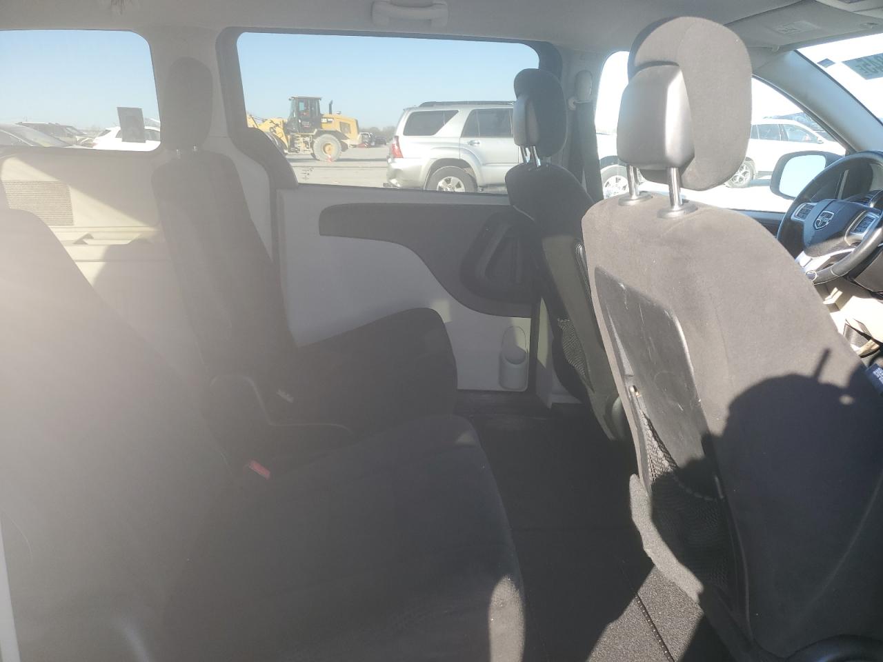 2013 Dodge Caravan - Image 12