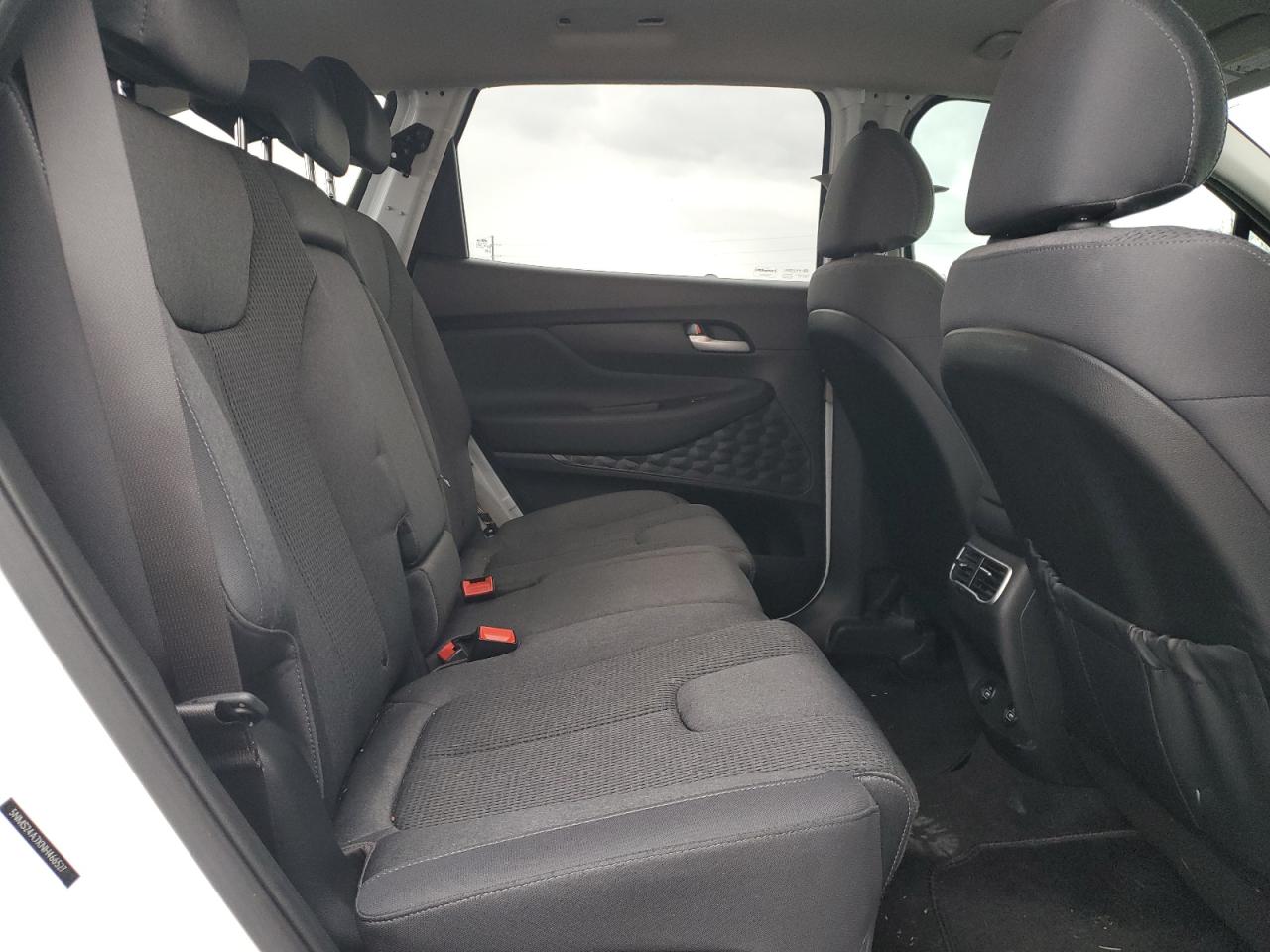2022 Hyundai Santa Fe - Image 11