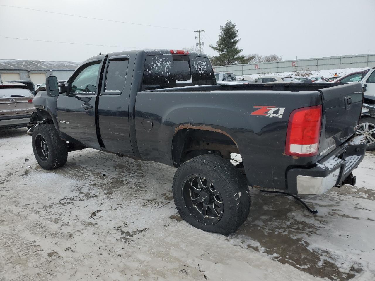 2011 GMC Sierra - Image 2