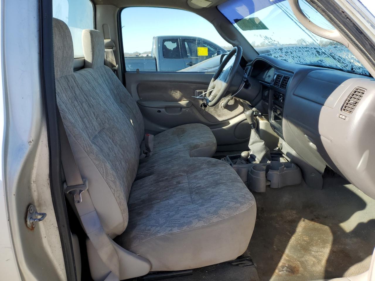 2004 Toyota Tacoma - Image 10