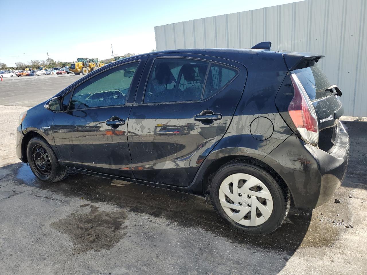 2016 Toyota Prius - Image 2