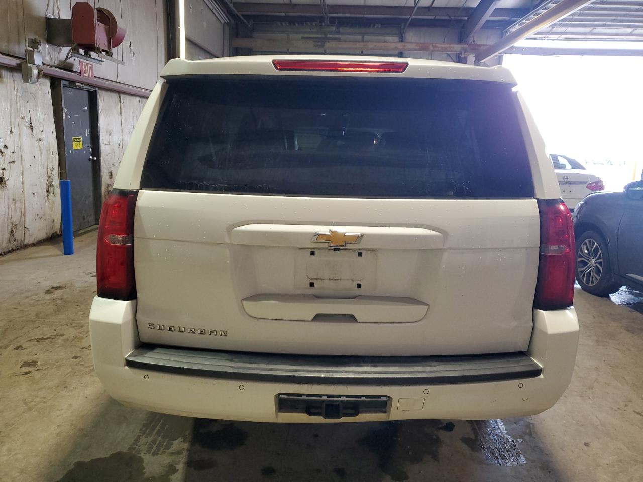 2017 Chevrolet Suburban - Image 6
