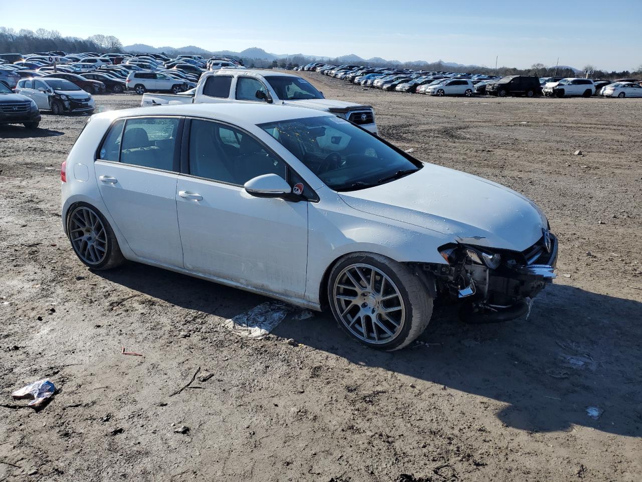 2015 Volkswagen Golf - Image 4