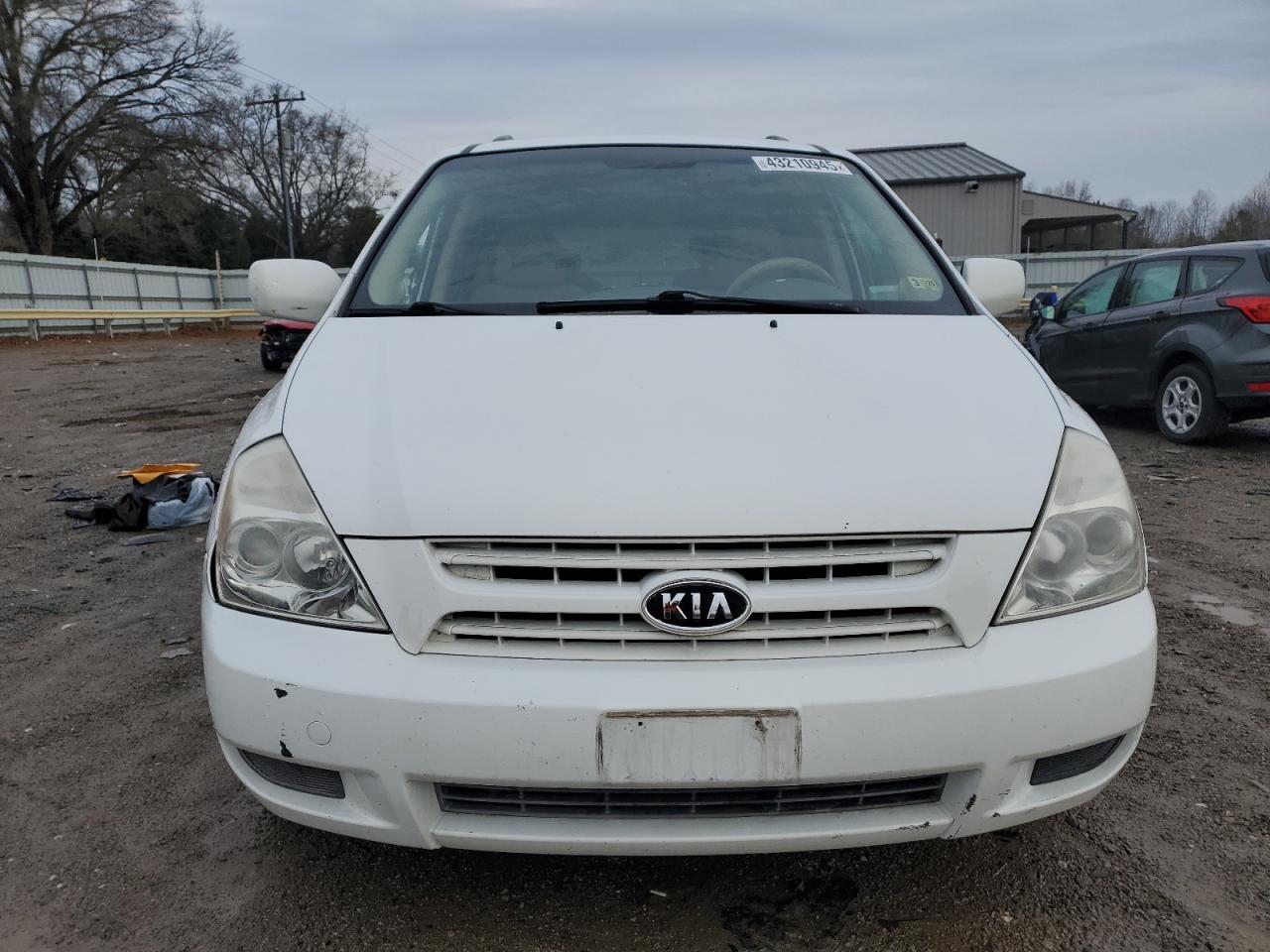 2010 Kia Sedona - Image 5