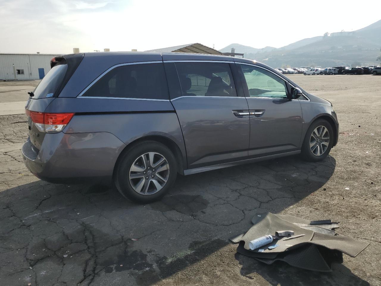 2015 Honda Odyssey - Image 3