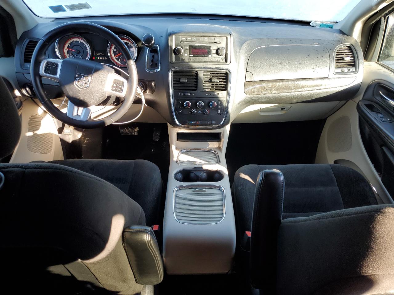 2016 Dodge Caravan - Image 8