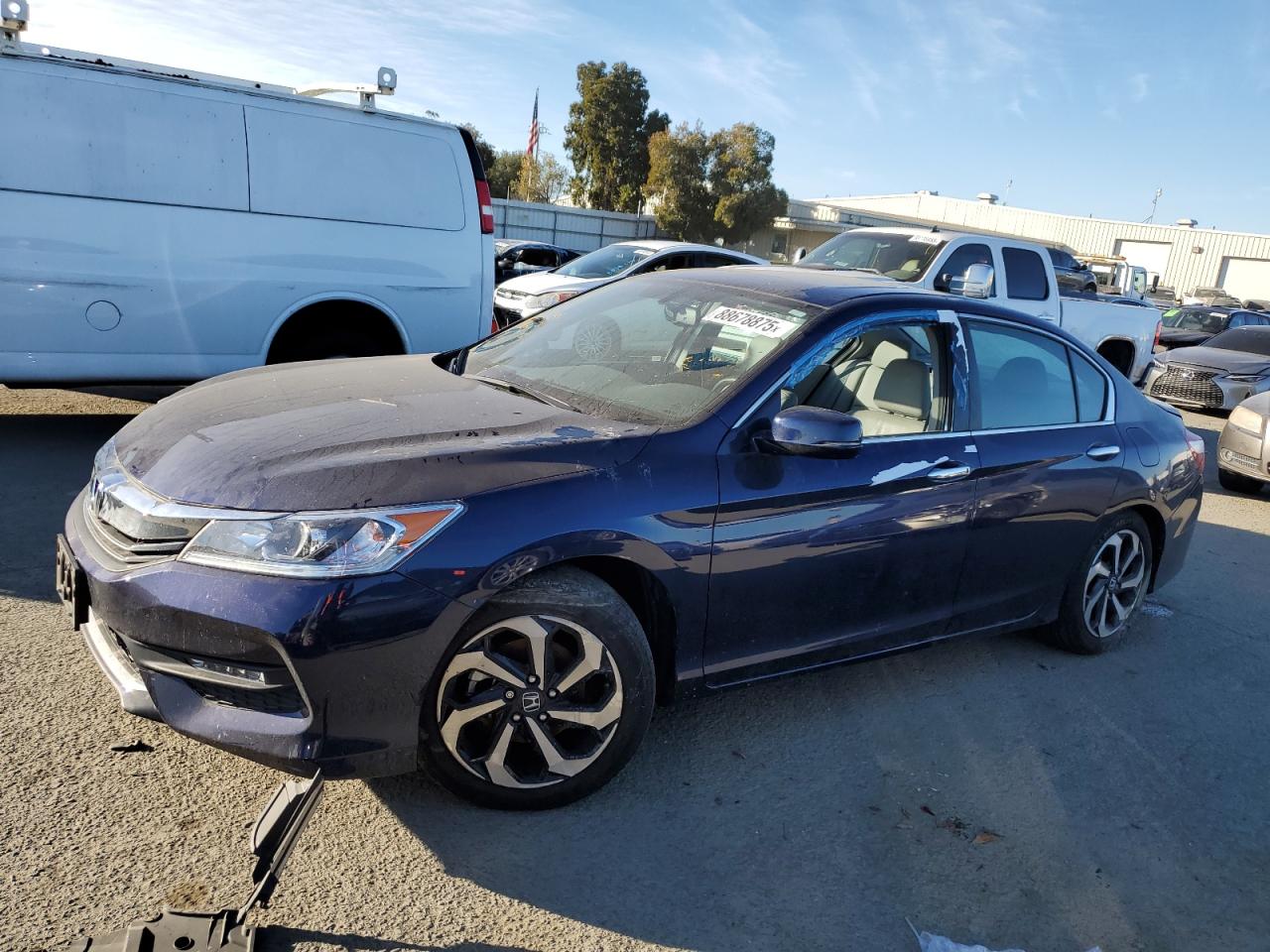 VIN 1HGCR2F8XGA024582 2016 HONDA ACCORD no.1