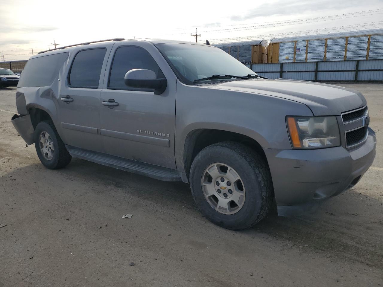2008 Chevrolet Suburban - Image 4