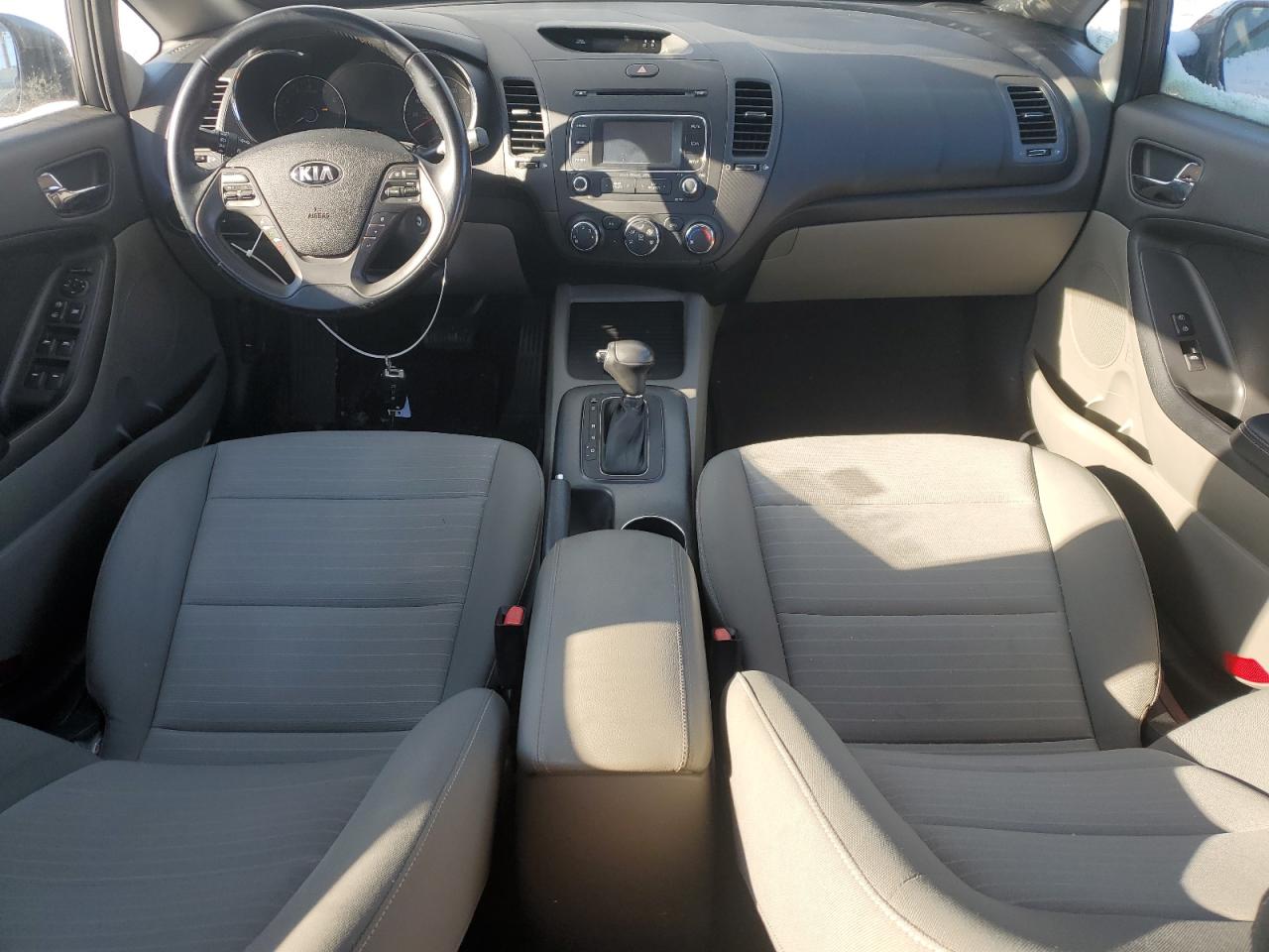 2016 Kia Forte - Image 8