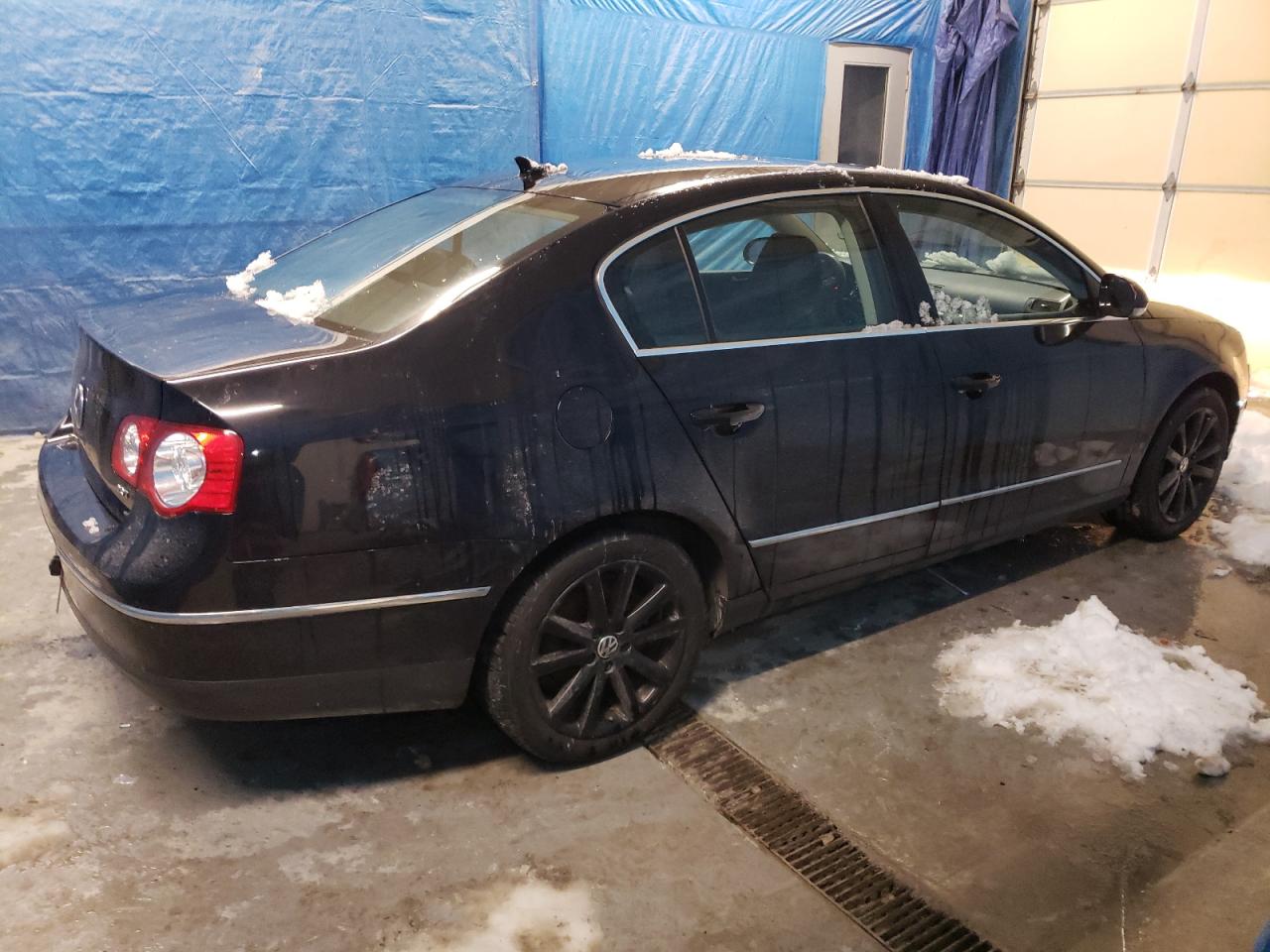 2010 Volkswagen Passat - Image 3