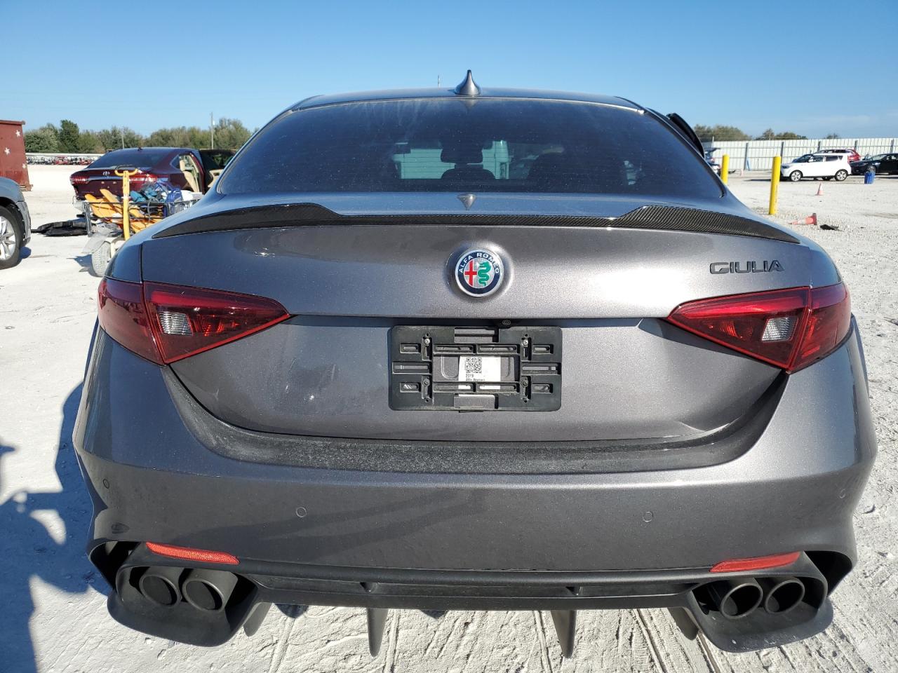 2019 Alfa Romeo Giulia - Image 6