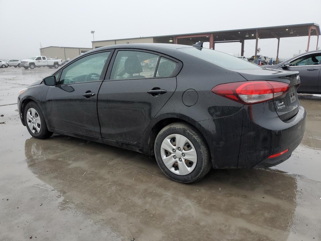 2017 Kia Forte - Image 2