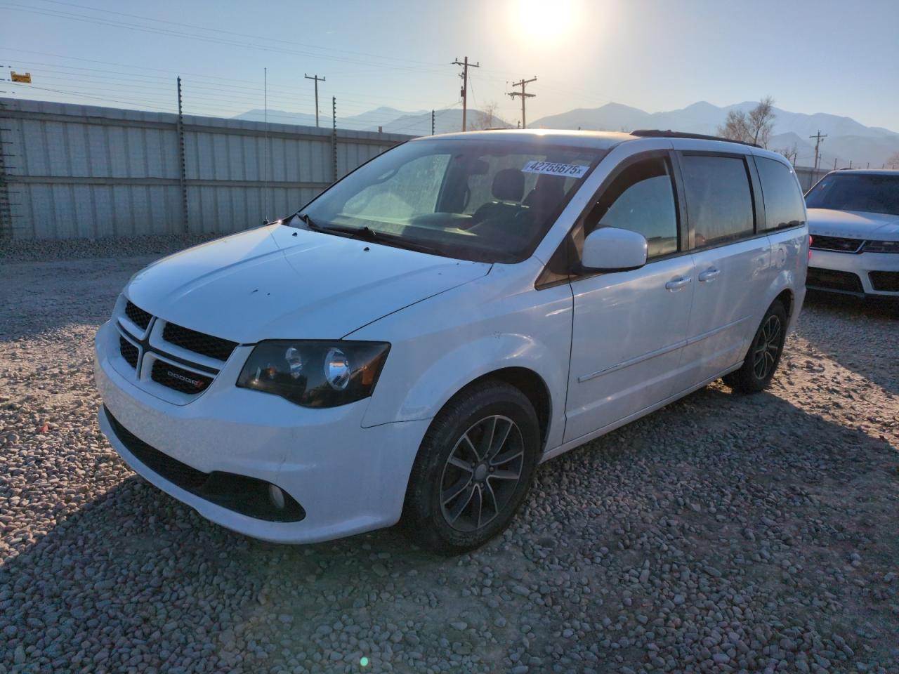 2017 Dodge Caravan - Image 1