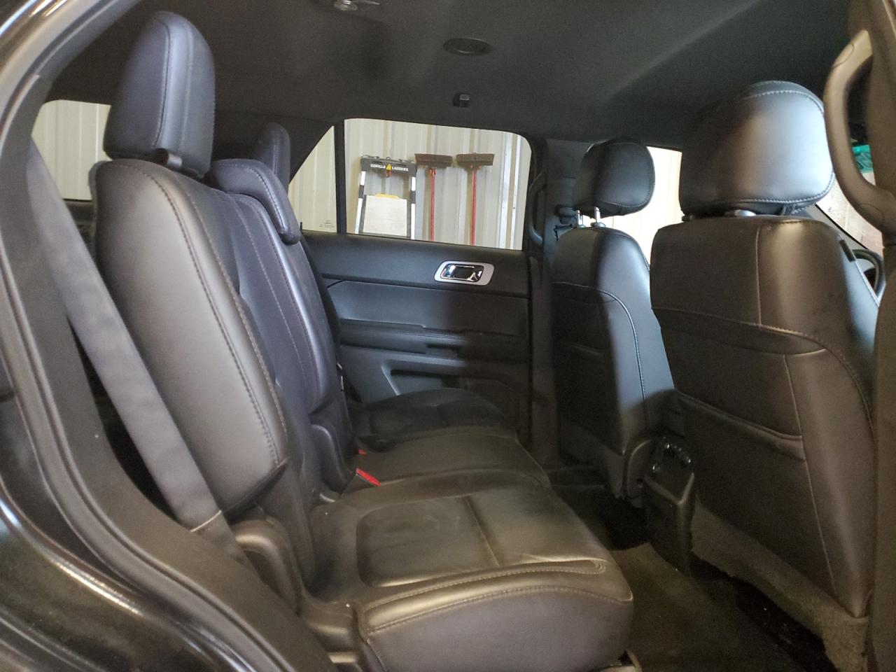 2015 Ford Explorer - Image 11