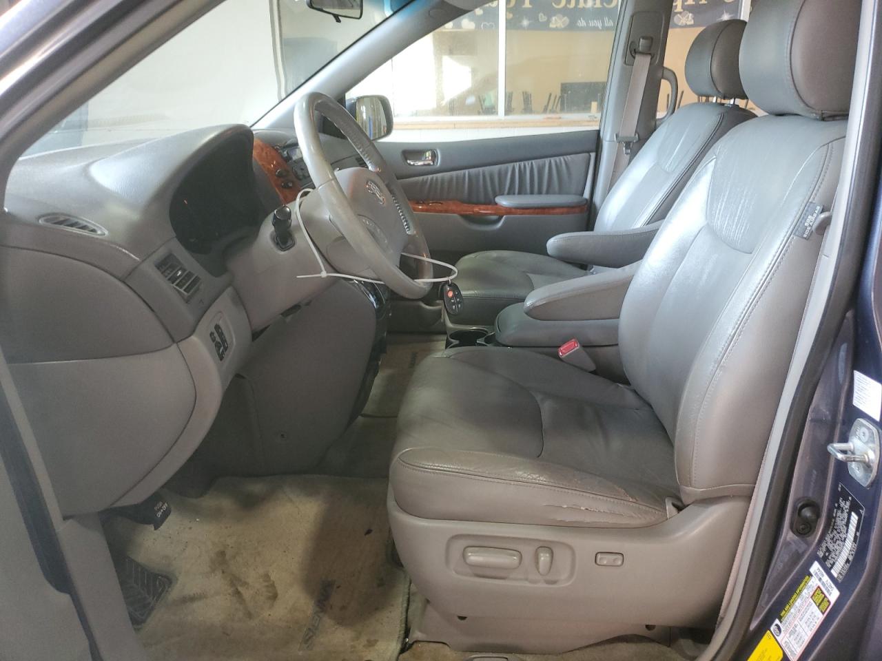 2007 Toyota Sienna - Image 7