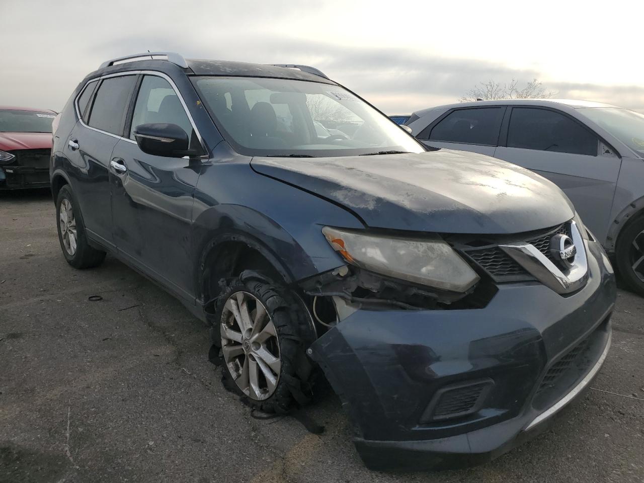 2015 Nissan Rogue - Image 4
