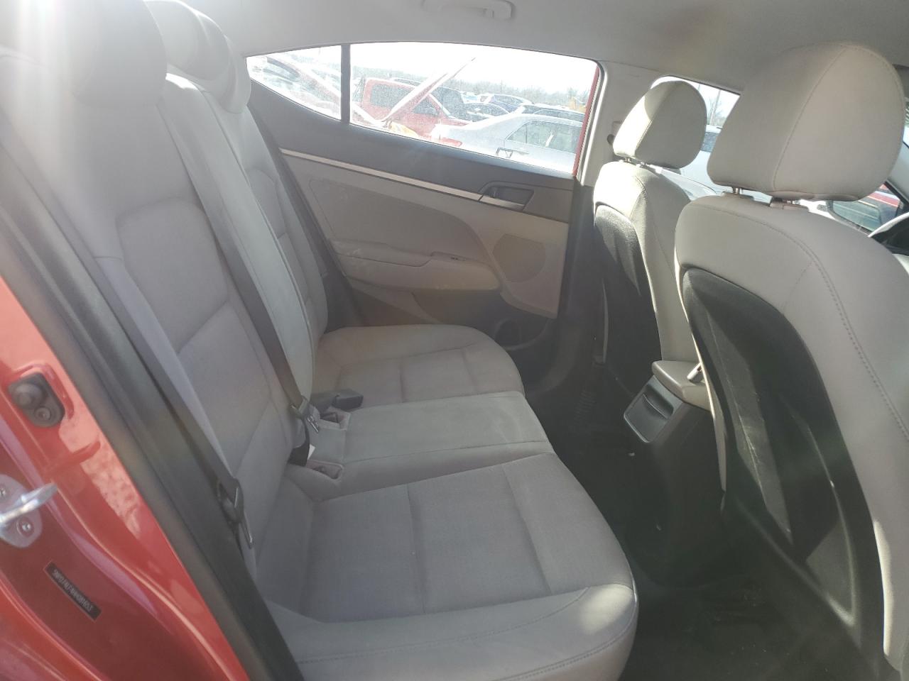 2017 Hyundai Elantra - Image 11