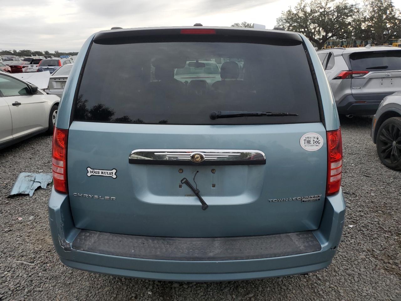 2010 Chrysler Town & Country - Image 6