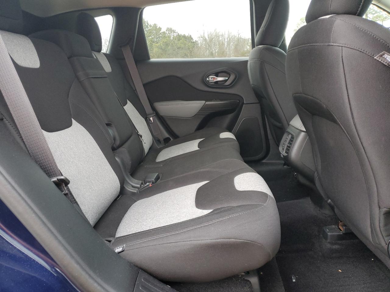 2014 Jeep Grand Cherokee - Image 11