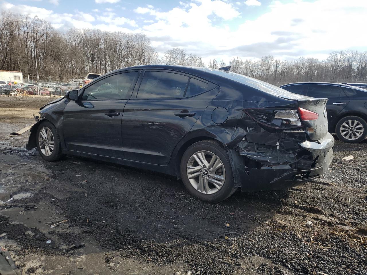 2019 Hyundai Elantra - Image 2