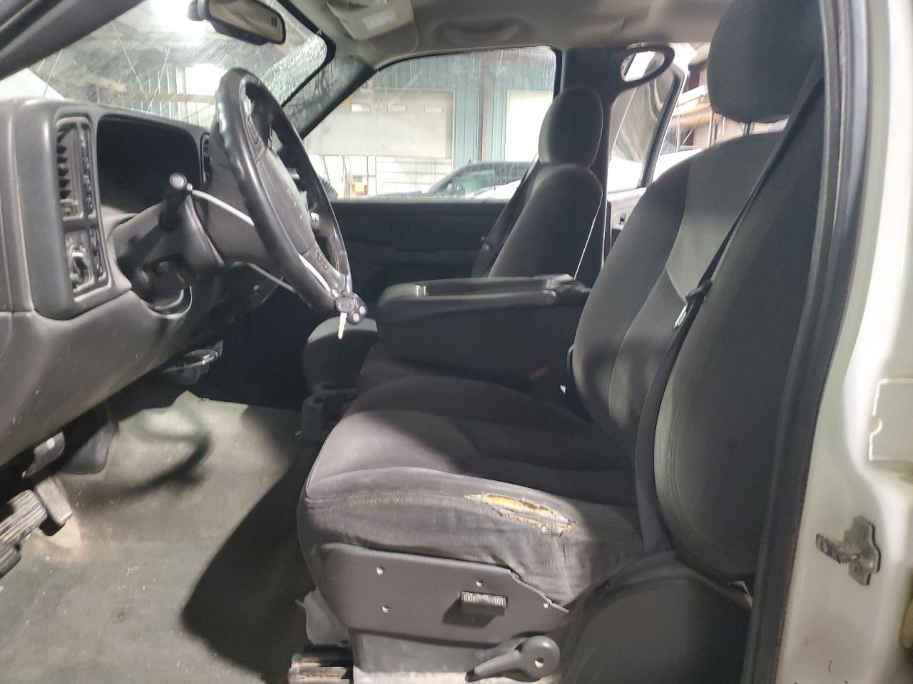 2005 GMC Sierra - Image 7