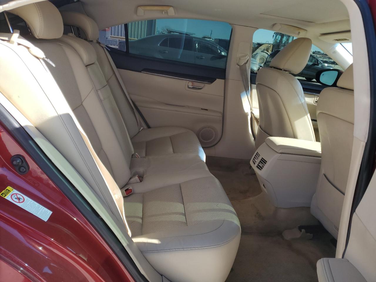 2013 Lexus ES - Image 10