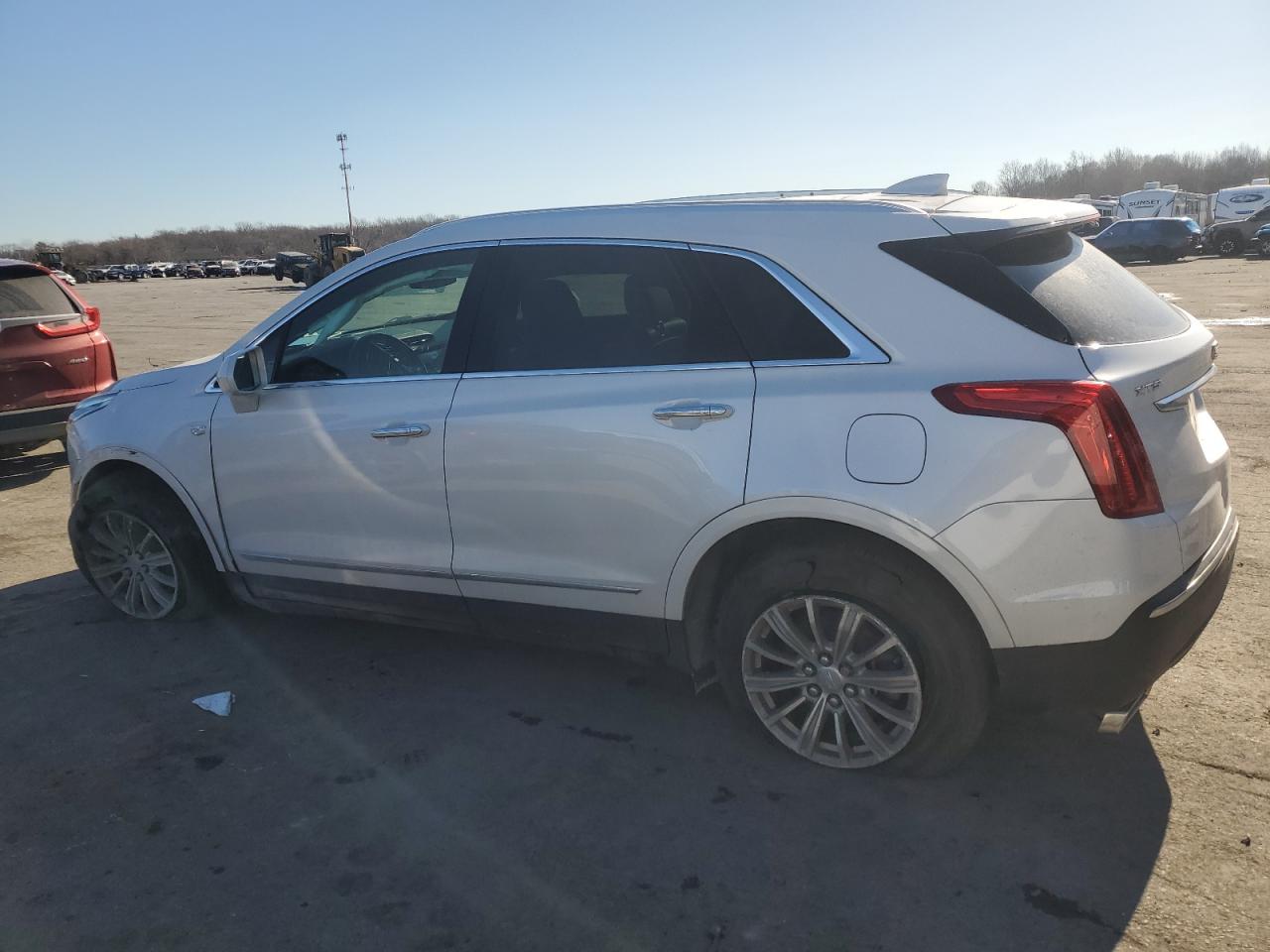 2019 Cadillac XT5 - Image 2