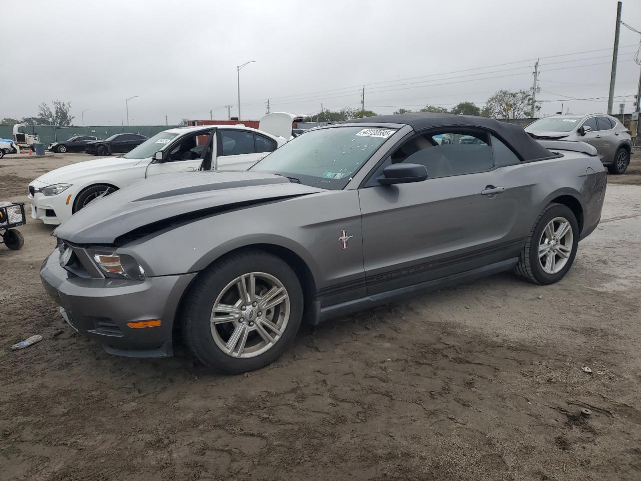 2010 Ford Mustang იყიდება Homestead-ში, FL - Front End