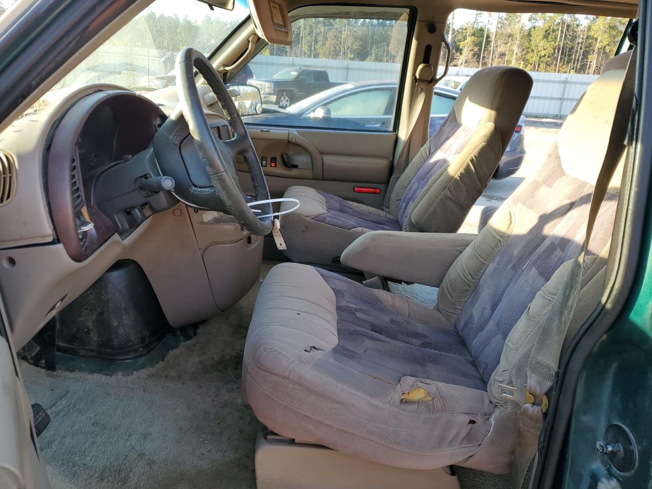 1998 GMC Safari - Image 7