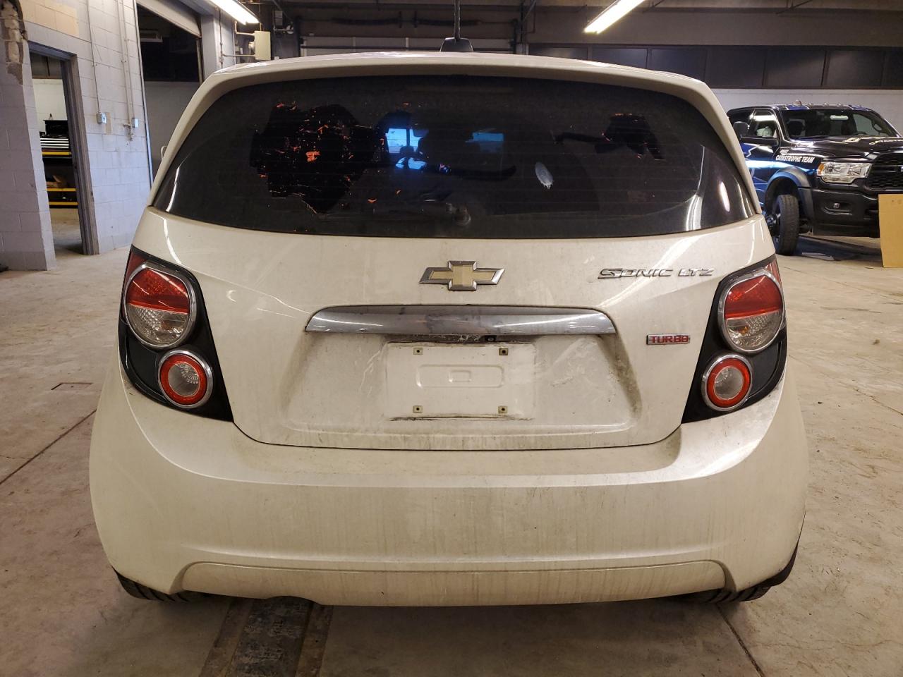 VIN 1G1JE6SB3F4147950 2015 CHEVROLET SONIC no.6