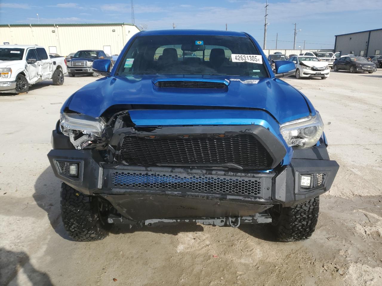 2017 Toyota Tacoma - Image 5