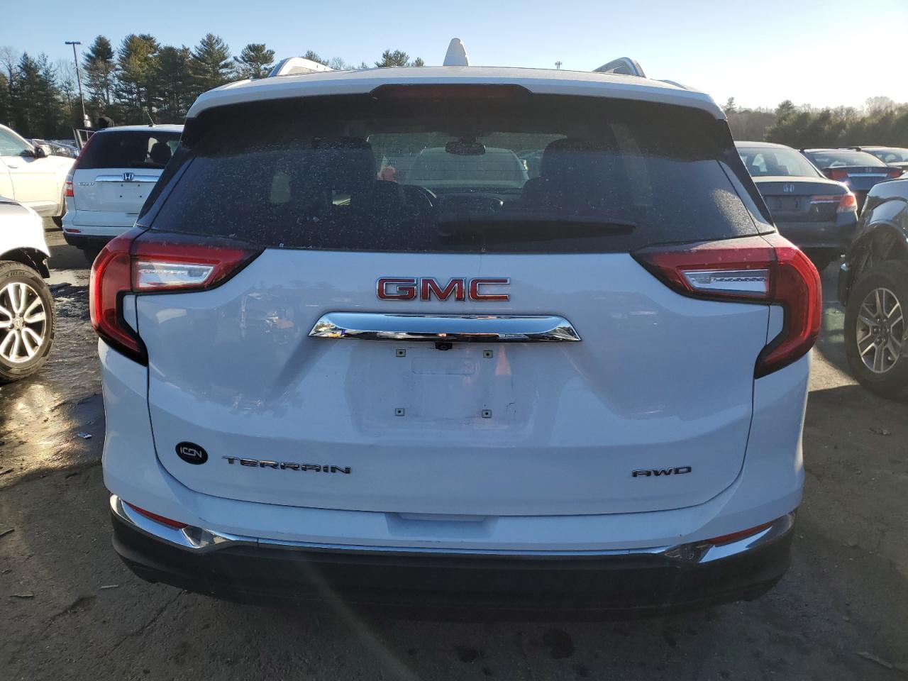2022 GMC Terrain - Image 6