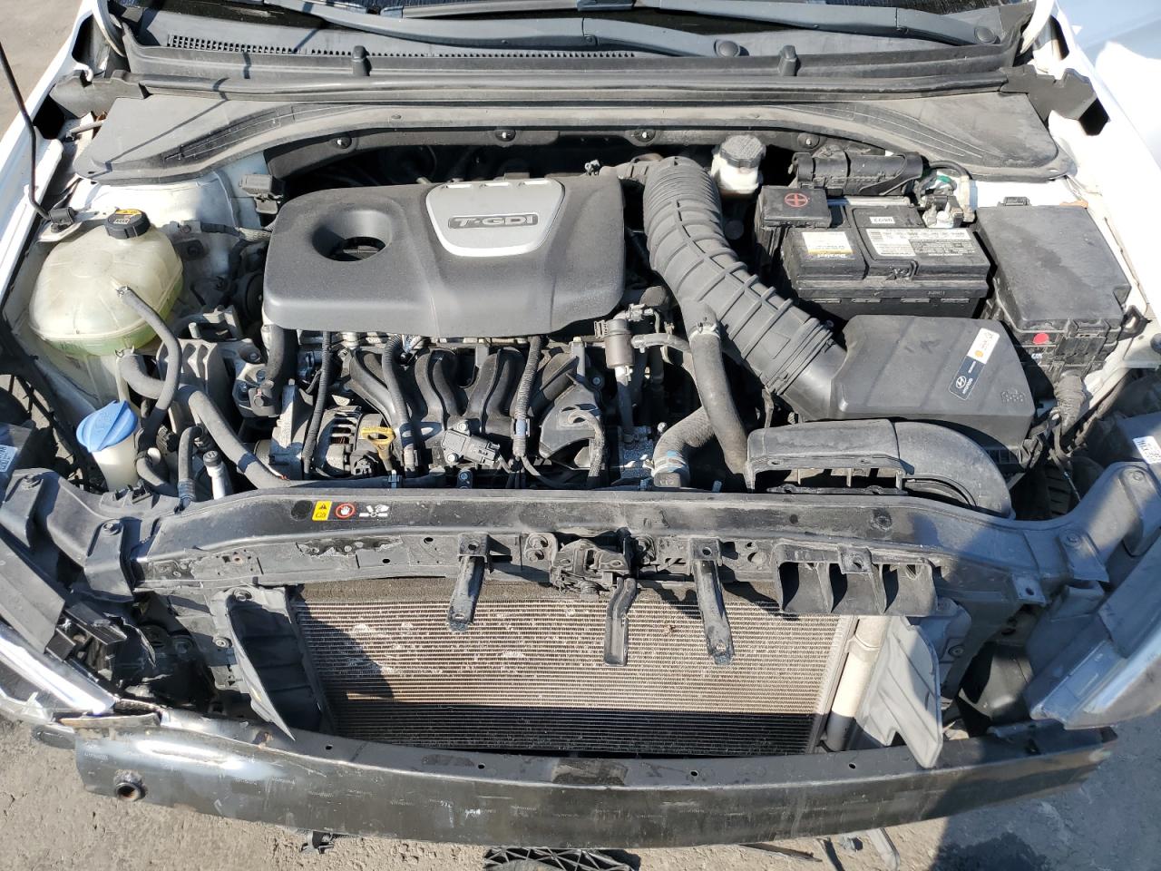 2017 Hyundai Elantra - Image 11