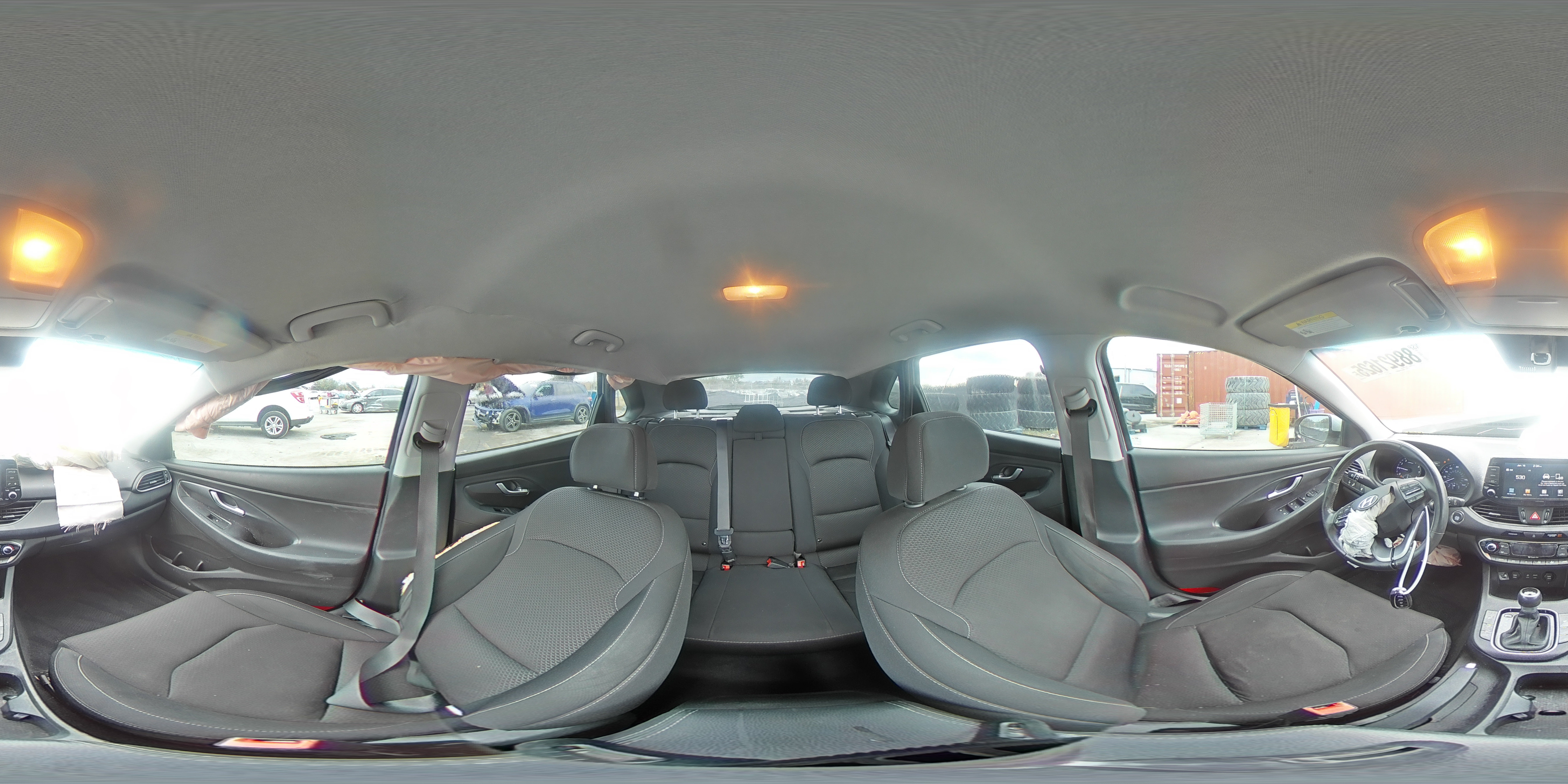 2018 Hyundai Elantra - Image 13