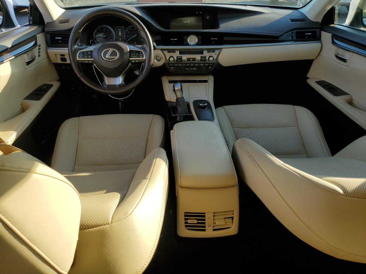 2017 Lexus ES - Image 8