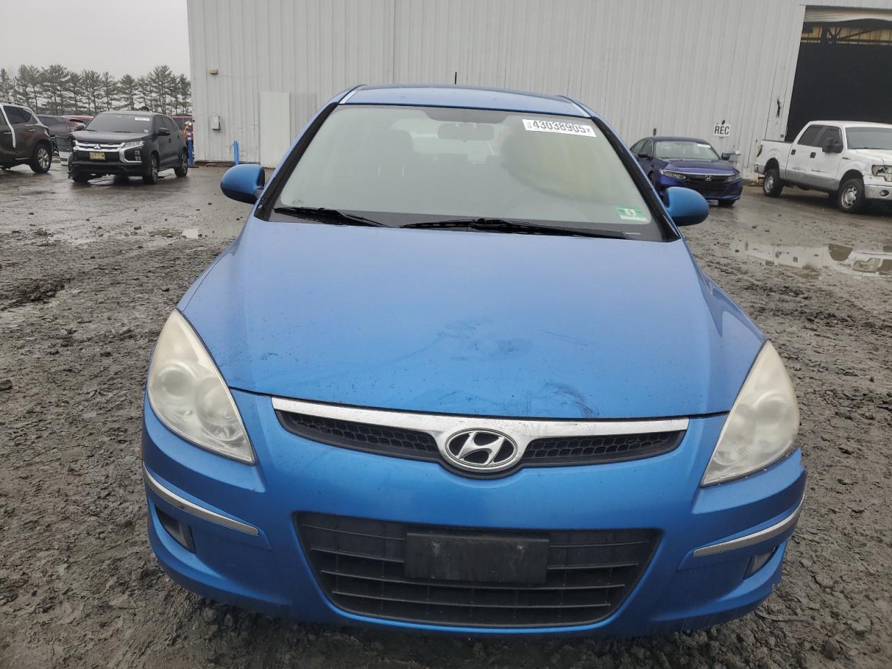 2010 Hyundai Elantra - Image 5